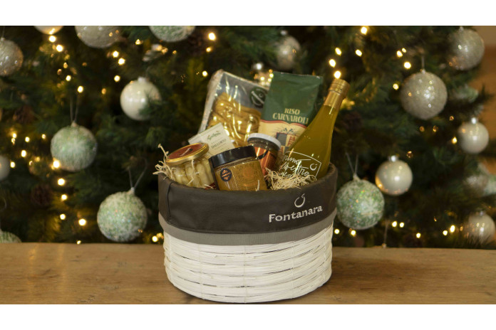 Basket: Oil, Rice, Tagliatelle, Salt, Jams, Pesto