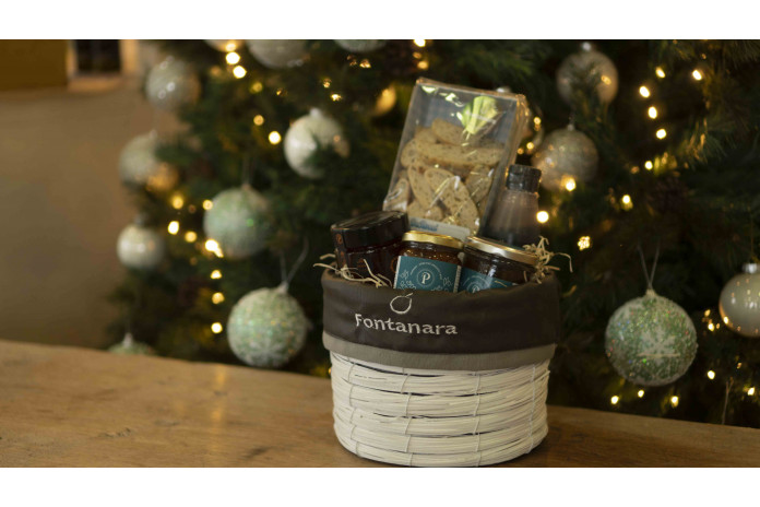 Basket: Honey, Vinegar, Mustard, Jam, Vinegar