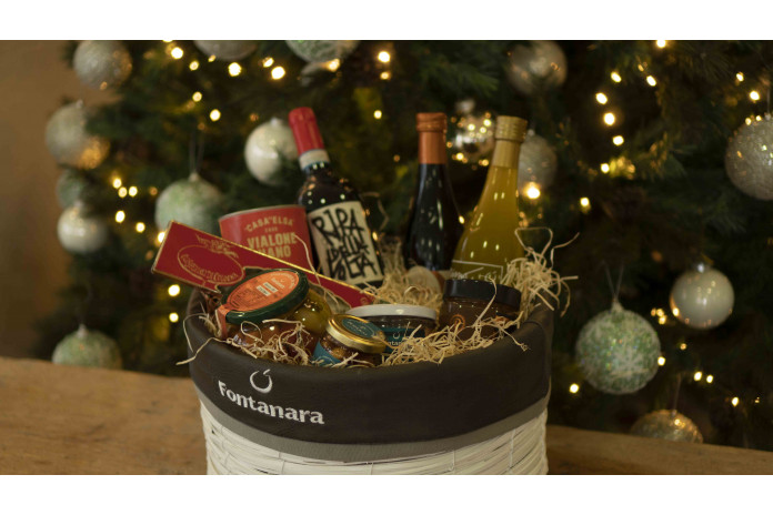 Basket: Oil, Vinegar, Rice, Wine, Tuna, Capers, Honey, Almond