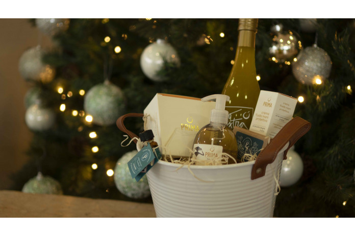 Bucket: Oil, Hand Cream, Soaps, Lavender, Herbal Tea